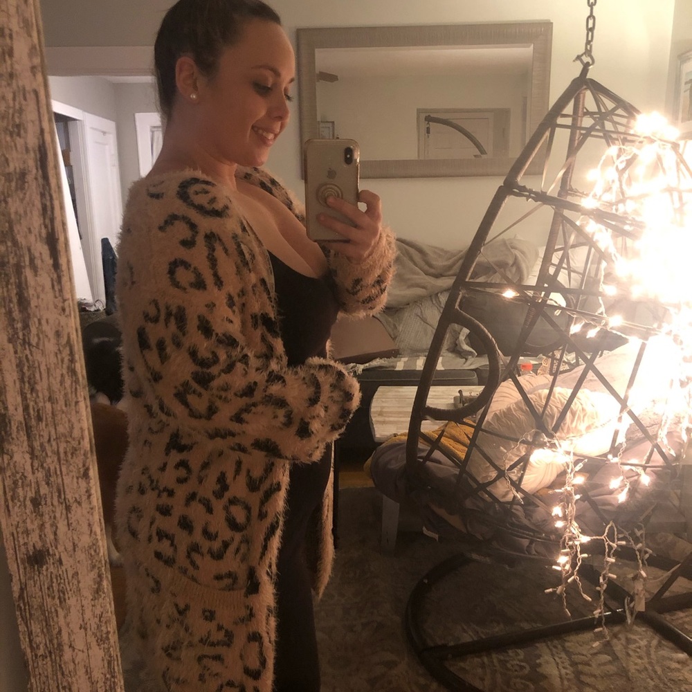 Cheetah sweater with pockets